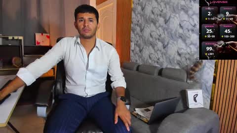 Snapshot of hiddenoffice chatting on February 14, 2026, 3:58 am George online show from February 14, 2026, 3:58 am