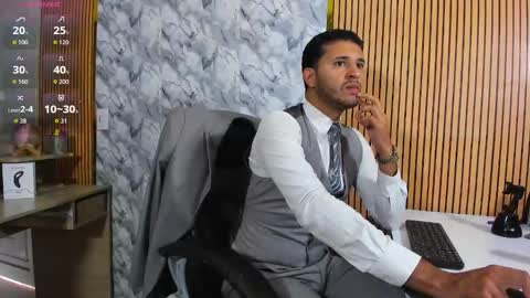 Snapshot of hiddenoffice chatting on March 9, 2026, 11:14 am George online show from March 9, 2026, 11:14 am