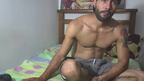 Snapshot of hideonbush051 chatting on December 18, 2025, 3:45 am hideonbush online show from December 18, 2025, 3:45 am