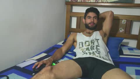 Snapshot of hideonbush051 chatting on February 17, 2026, 12:23 pm hideonbush online show from February 17, 2026, 12:23 pm