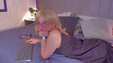 hidori_rem online show from May 15, 2026, 3:24 am