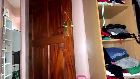 Snapshot of highness107621 chatting on November 17, 2025, 5:35 am highness107621 online show from November 17, 2025, 5:35 am