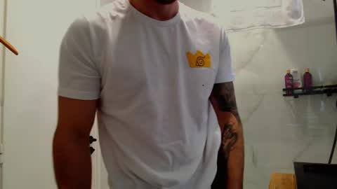 Snapshot of highnightz chatting on December 15, 2025, 12:37 am highnightz online show from December 15, 2025, 12:37 am