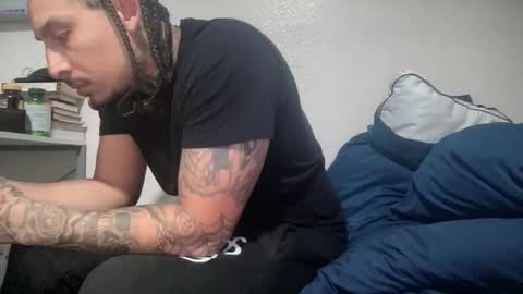 hihello400 online show from November 23, 2025, 11:37 pm