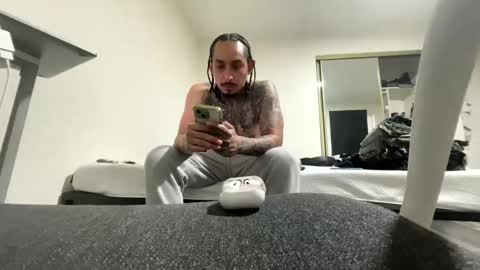 hihello400 online show from November 25, 2025, 12:32 am