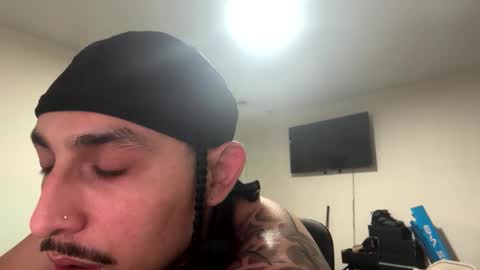 hihello400 online show from December 17, 2025, 7:58 am