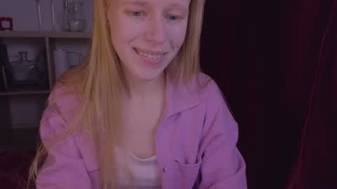 Snapshot of hihi_im_chloe chatting on February 3, 2025, 11:47 pm Chloe online show from February 3, 2025, 11:47 pm