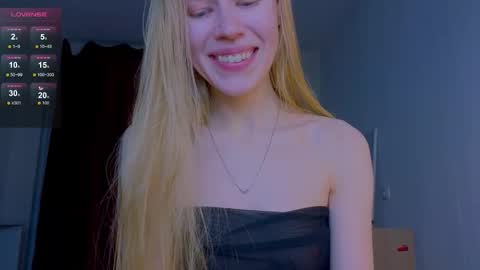 Snapshot of hihi_im_chloe chatting on November 8, 2025, 12:00 am Chloe online show from November 8, 2025, 12:00 am