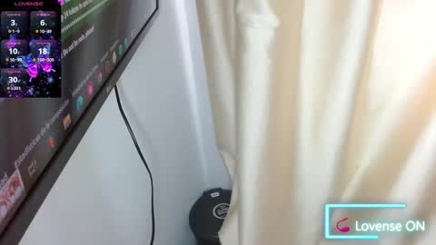 Snapshot of hilary__thompson chatting on December 3, 2024, 1:21 pm hilary thompson online show from December 3, 2024, 1:21 pm