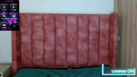 Snapshot of hilary__thompson chatting on December 3, 2024, 4:28 pm hilary thompson online show from December 3, 2024, 4:28 pm