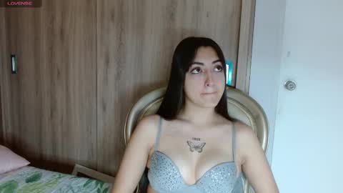 Snapshot of hilary__thompson chatting on December 11, 2024, 2:00 pm hilary thompson online show from December 11, 2024, 2:00 pm