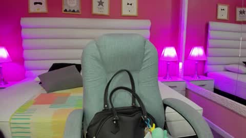 Snapshot of hilary_tailor chatting on October 21, 2025, 10:49 am hilary_tailor online show from October 21, 2025, 10:49 am