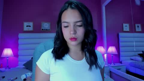 Snapshot of hilary_tailor chatting on November 1, 2025, 11:45 am hilary_tailor online show from November 1, 2025, 11:45 am