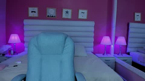 Snapshot of hilary_tailor chatting on November 7, 2025, 11:10 am hilary_tailor online show from November 7, 2025, 11:10 am