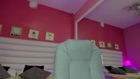 Snapshot of hilary_tailor chatting on November 11, 2025, 10:59 am hilary_tailor online show from November 11, 2025, 10:59 am