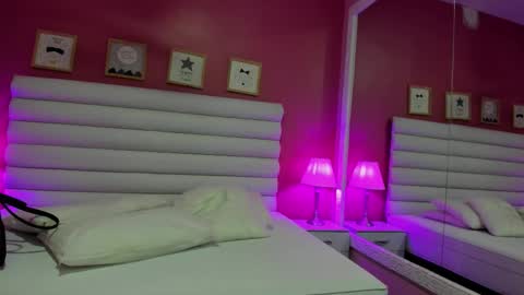 Snapshot of hilary_tailor chatting on December 4, 2025, 10:57 am hilary_tailor online show from December 4, 2025, 10:57 am