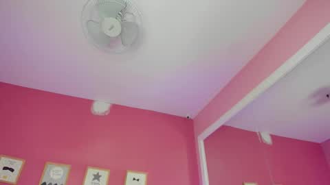 Snapshot of hilary_tailor chatting on December 16, 2025, 12:43 pm hilary_tailor online show from December 16, 2025, 12:43 pm