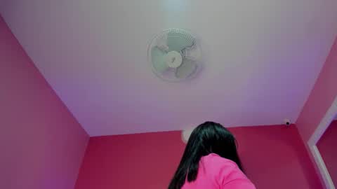 Snapshot of hilary_tailor chatting on December 18, 2025, 11:16 am hilary_tailor online show from December 18, 2025, 11:16 am