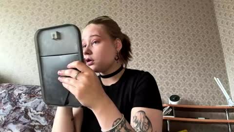 Julia online show from May 31, 2026, 7:26 am