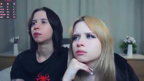 Snapshot of hildredmeiste chatting on February 15, 2026, 8:27 pm bella online show from February 15, 2026, 8:27 pm