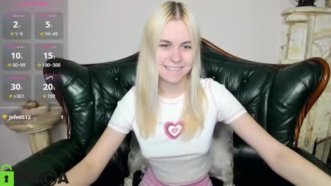 hilleva online show from November 12, 2025, 8:37 am