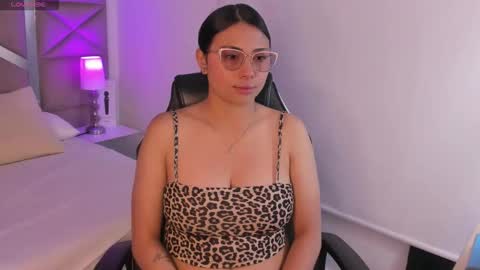 Snapshot of himari53 chatting on May 1, 2026, 1:59 pm himari53 online show from May 1, 2026, 1:59 pm