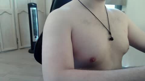 Snapshot of himbo_fox chatting on June 21, 2026, 12:24 am Himbo fox online show from June 21, 2026, 12:24 am