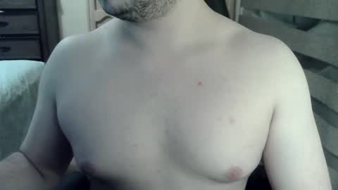Snapshot of himbo_fox chatting on July 2, 2026, 3:17 am Himbo fox online show from July 2, 2026, 3:17 am