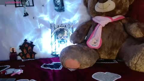 Snapshot of himiiko_toga chatting on October 21, 2025, 9:48 pm Himiiko online show from October 21, 2025, 9:48 pm