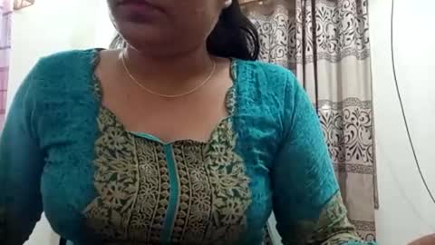 himuhimu22 online show from September 11, 2025, 3:56 pm