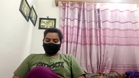 himuhimu22 online show from October 9, 2025, 3:21 pm