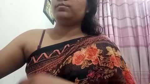 himuhimu22 online show from October 22, 2025, 6:40 pm