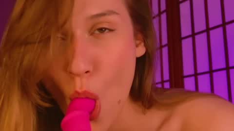 Hina online show from January 1, 2025, 3:35 pm