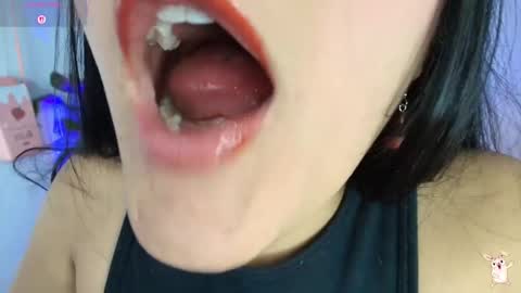 hinata online show from November 13, 2025, 8:52 pm