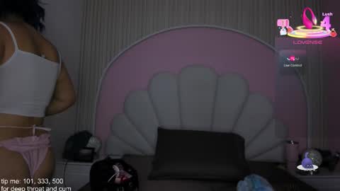 hinata_dolly online show from December 3, 2025, 10:57 am