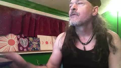 hippiedad333 online show from April 2, 2026, 6:22 am