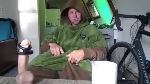 Snapshot of hippiezen chatting on February 18, 2026, 8:49 pm Hippie Jijm online show from February 18, 2026, 8:49 pm