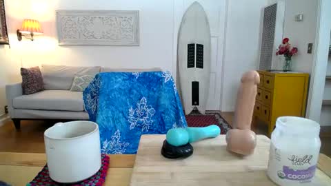 Hippie Jijm online show from June 20, 2026, 6:44 pm