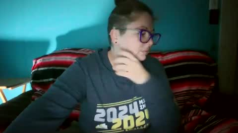 Bella online show from October 26, 2025, 7:25 am