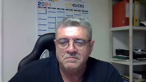 Snapshot of hippopotame17 chatting on December 6, 2024, 12:49 pm hippo online show from December 6, 2024, 12:49 pm