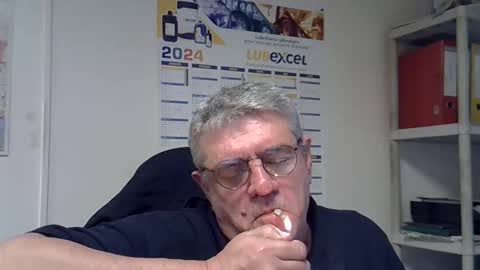 Snapshot of hippopotame17 chatting on January 2, 2025, 1:30 pm hippo online show from January 2, 2025, 1:30 pm