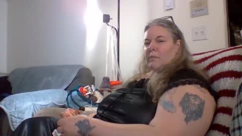 hippysnewhere online show from May 18, 2026, 8:42 am