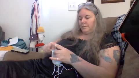 hippysnewhere online show from May 28, 2026, 10:40 pm
