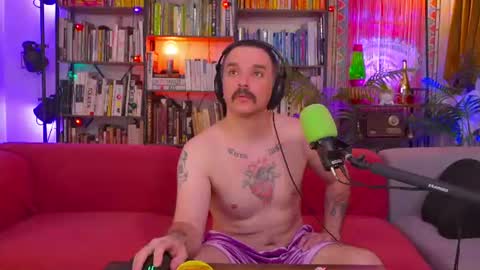 Snapshot of hipstertrashdumpsterfire chatting on June 27, 2026, 9:14 am HipsterTrash Clark one half of Task Manager online show from June 27, 2026, 9:14 am