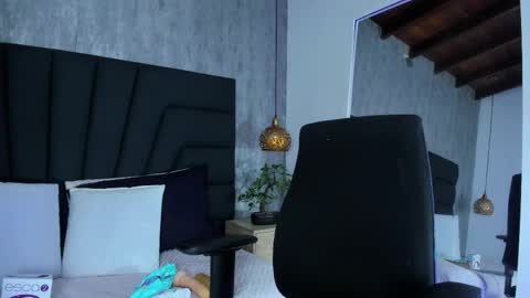 Hisoka online show from November 21, 2025, 1:04 am