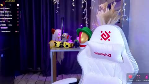 Ella online show from April 16, 2026, 9:39 pm