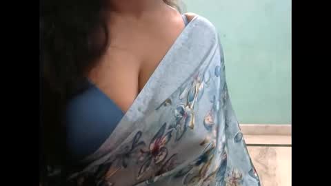 Snapshot of hisslust chatting on February 15, 2026, 8:27 pm hisslust online show from February 15, 2026, 8:27 pm