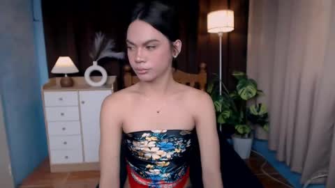 Snapshot of hoellygia chatting on March 18, 2026, 7:00 am IM NEW HERE ITS ME GIA online show from March 18, 2026, 7:00 am