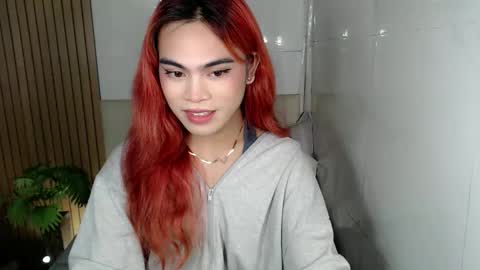 Snapshot of hoelyaurora chatting on April 7, 2026, 10:15 am Aurora3 online show from April 7, 2026, 10:15 am