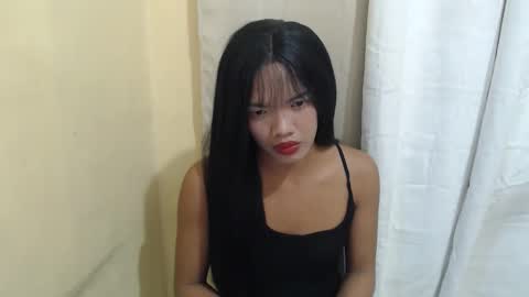 Snapshot of hoelyguine chatting on January 16, 2026, 3:05 pm Guinevere3 online show from January 16, 2026, 3:05 pm